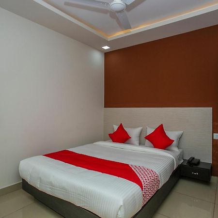 Hotel O Varcity Phi Premium Pavilion ,Above Hdfc Bank ,Near Anjaneya Temple Madiwala, Hosur Main R Bengalúr Exteriér fotografie